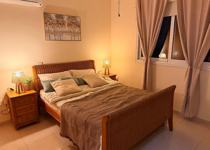 Beachfront Sirena Lighthouse Sea View Apartamento